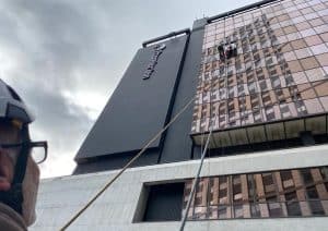 high level glass replacement using rope access