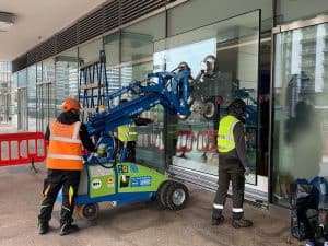 commercial glass replacement london